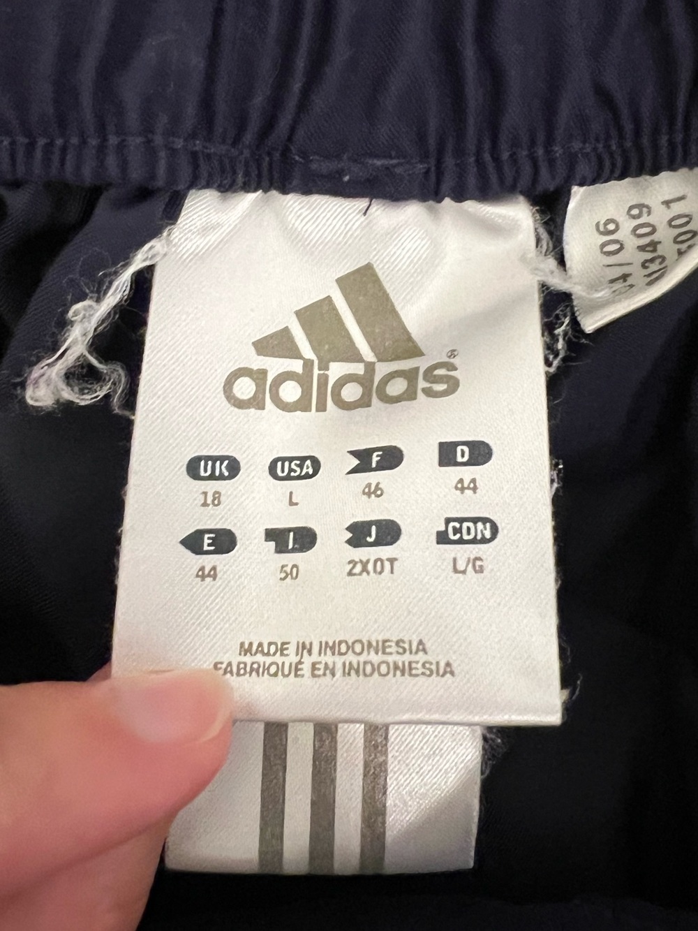 🟣ADIDAS: Women’s size L, vintage purple & white stripe track pants preowned🟣 - Picture 2 of 10